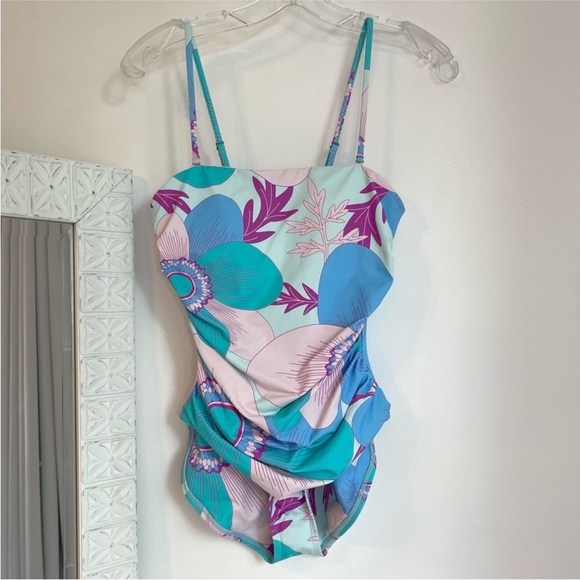 EUC J.Marie Size Medium Floral‎ Blue and White One Piece Swimsuit - Picture 5 of 13